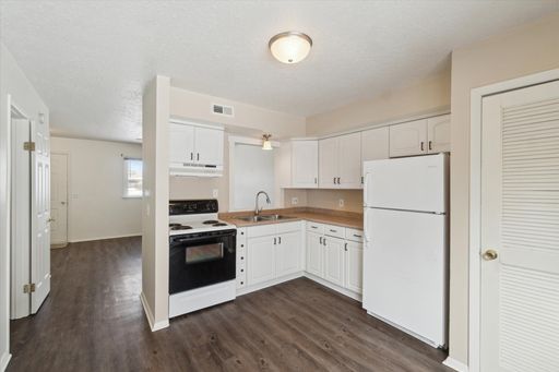 Heather Lane Apartments | Two Bed | One and Half Bath