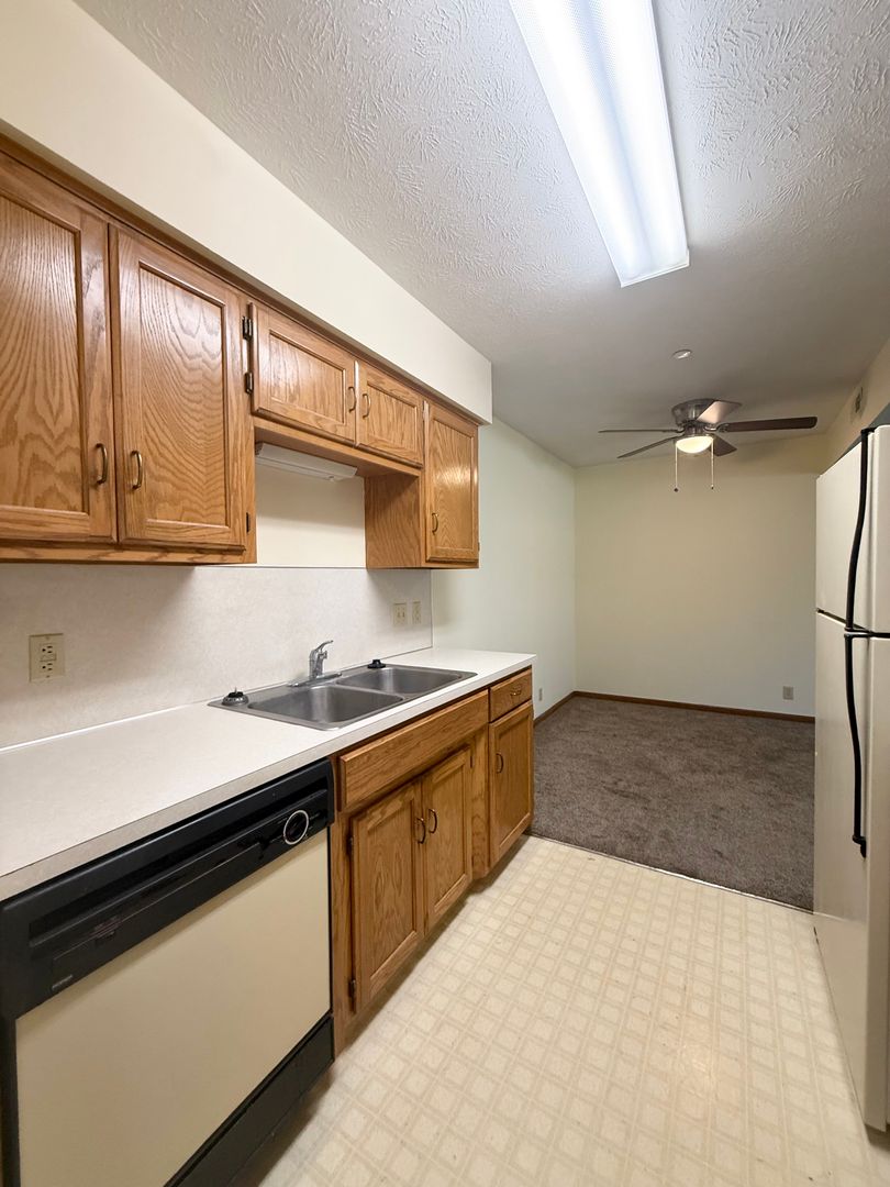 Omaha Apartment: 2715 N 93rd Street