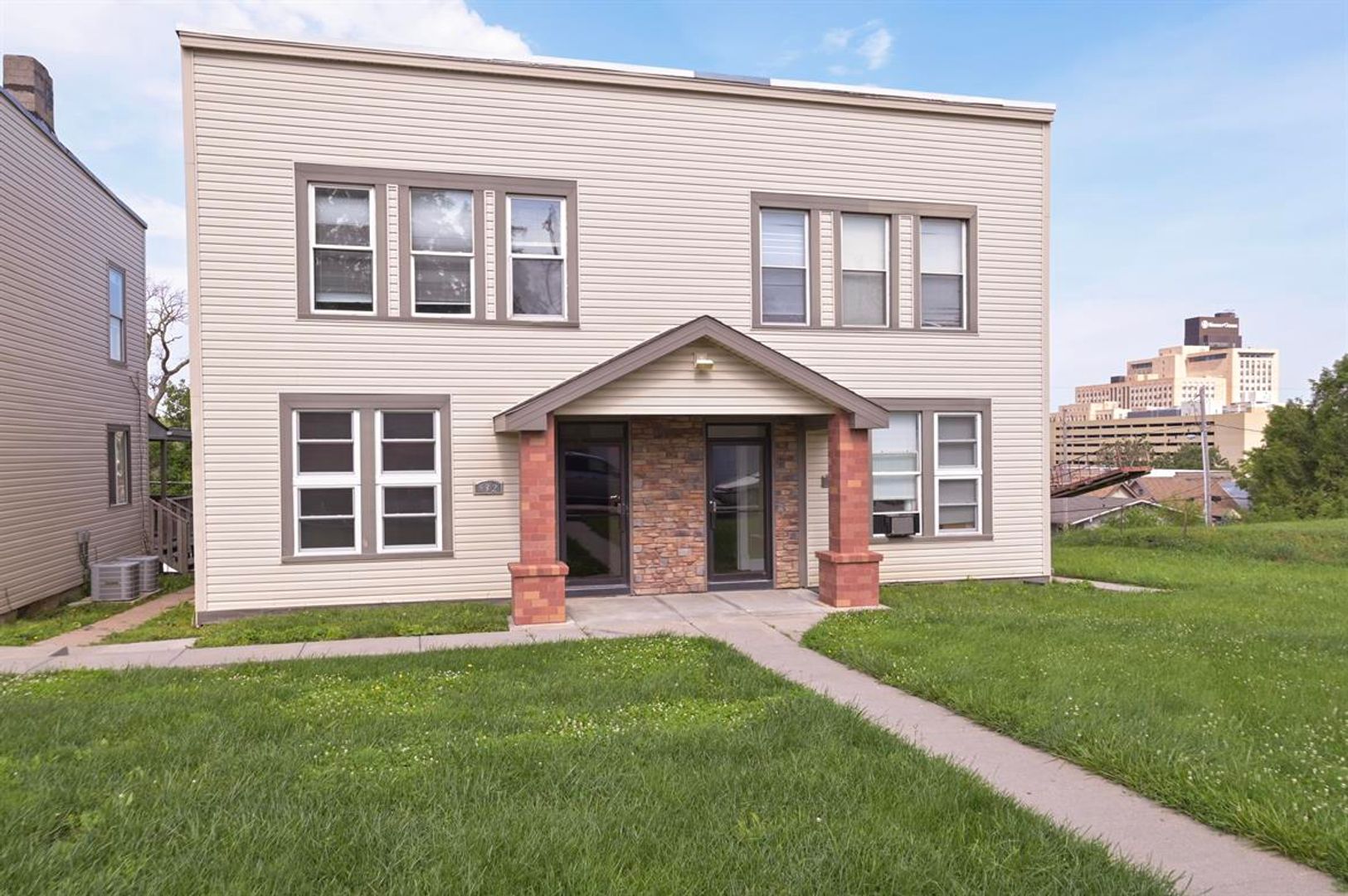 Omaha Apartment: 532 S 30th Street