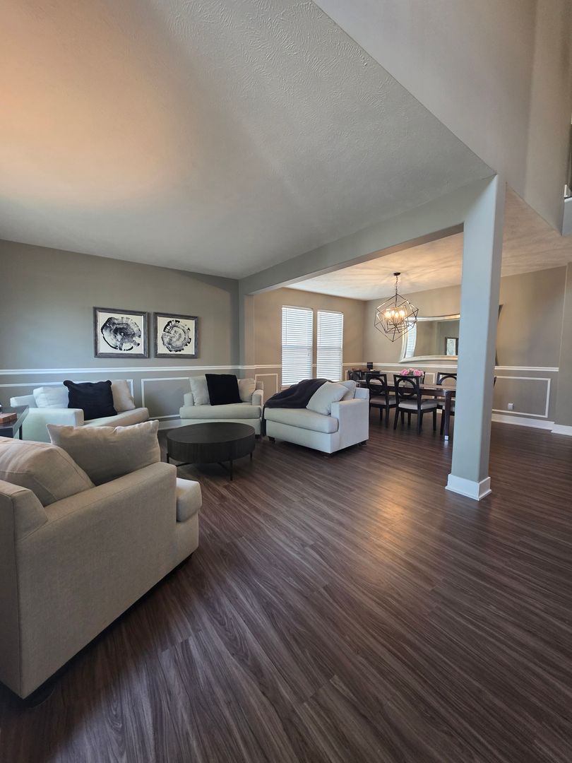 Omaha House: 2922 N 169th Ave