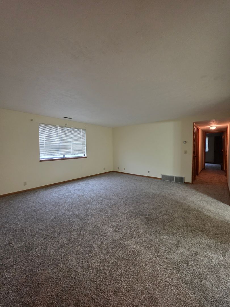 Omaha Apartment: 2665 N 93rd Street
