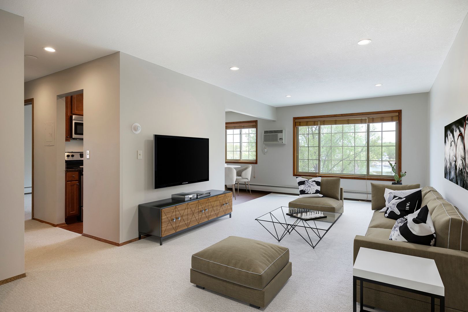 Mound Apartment: 2360 Commerce Blvd