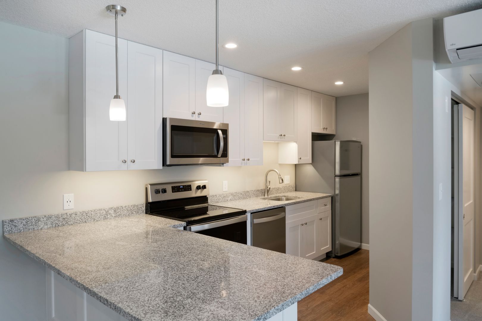 Spring Park Apartment: 4177 Shoreline Dr