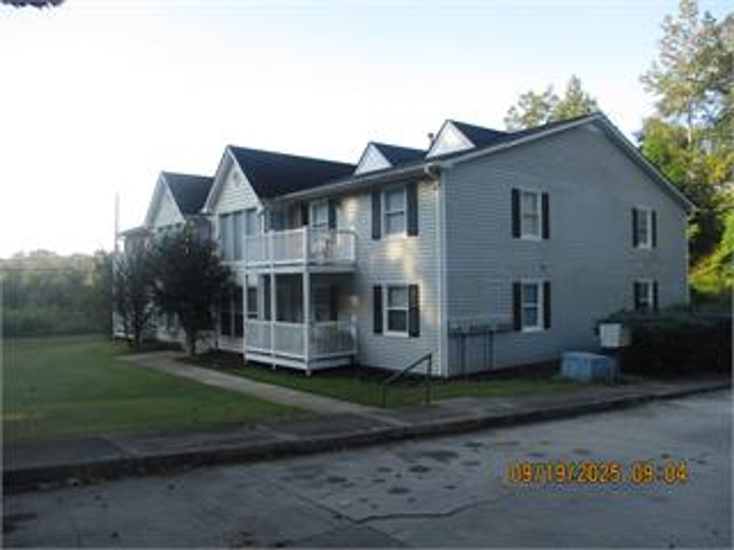 Griffin Apartment: 1200 Macon RD