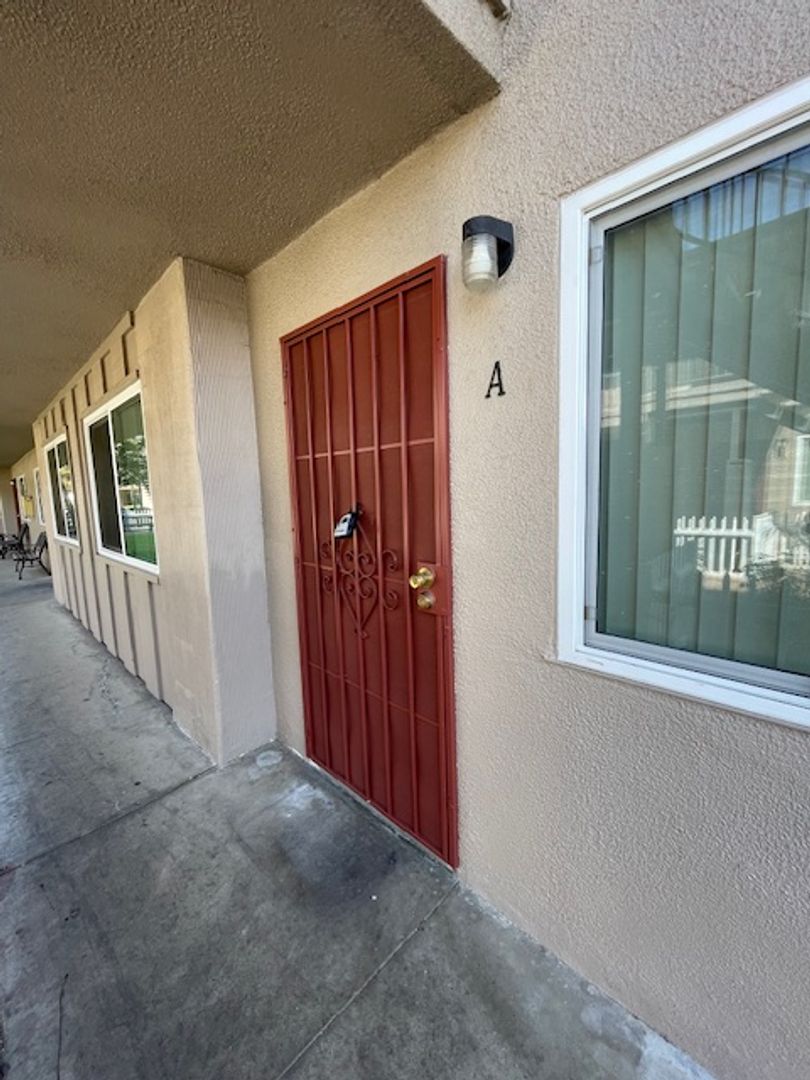 La Mesa Apartment: 4401-4409 Parks Avenue