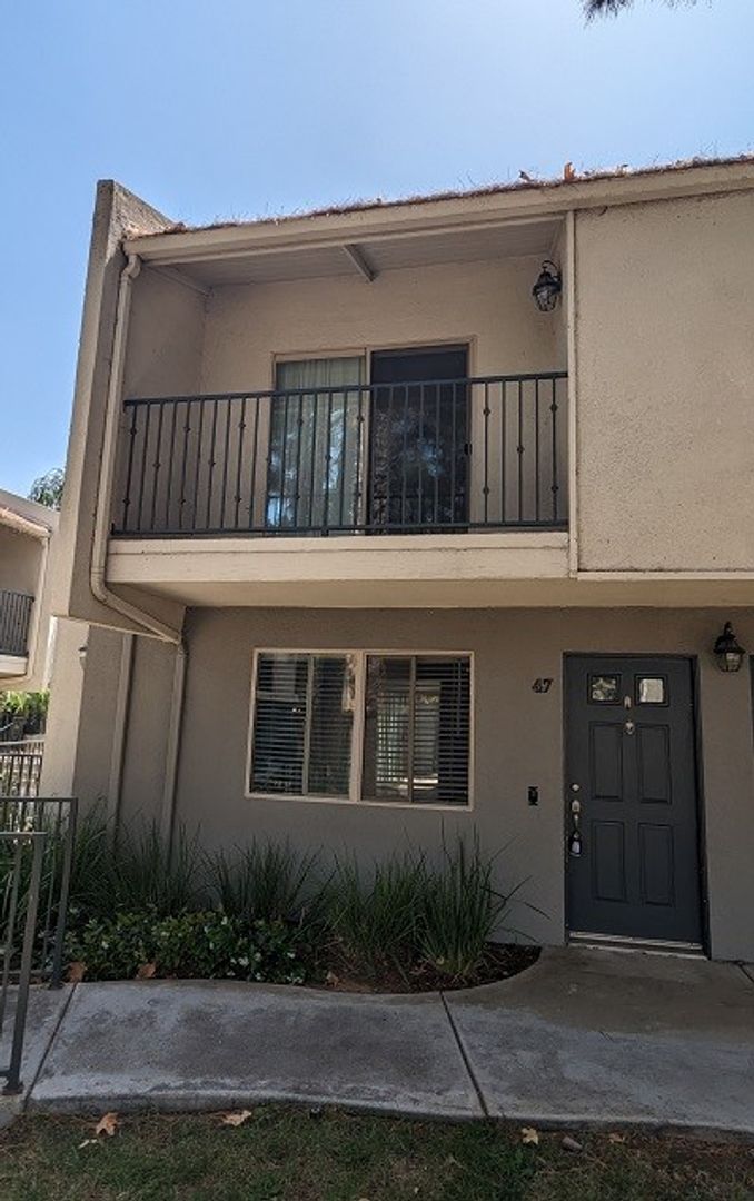 El Cajon Townhome: 1045 Peach Ave #47