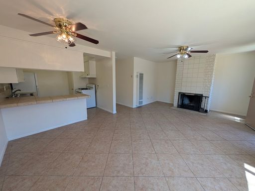 2 Bedroom / 1 Bath Apartment with 1-Car Garage in El Cajon – photo 1