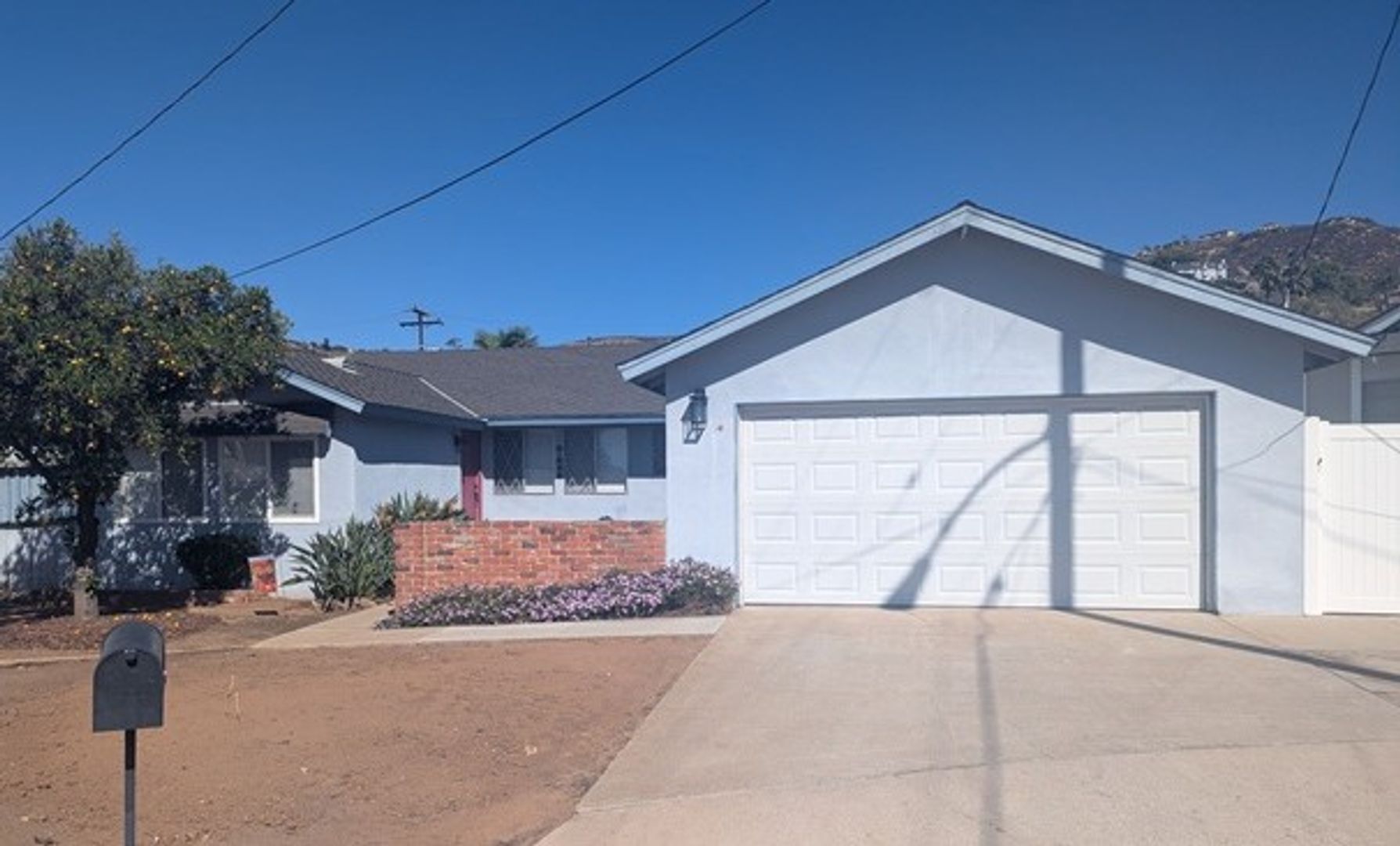 El Cajon House: 1366 Orange Grove Rd