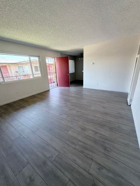 Gorgeous 2 bedroom 1 bathroom Apartment in La Mesa – photo 1