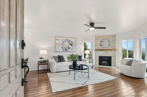Gorgeous Tri Level Town Home in El Cajon! – photo 1
