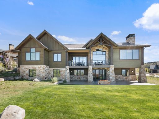 Remodeled Luxury Red Ledges Home