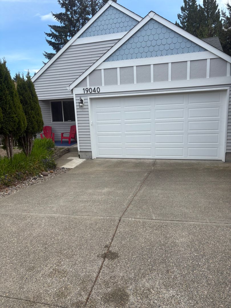 Sandy House: 19040 Wallingford Ave.