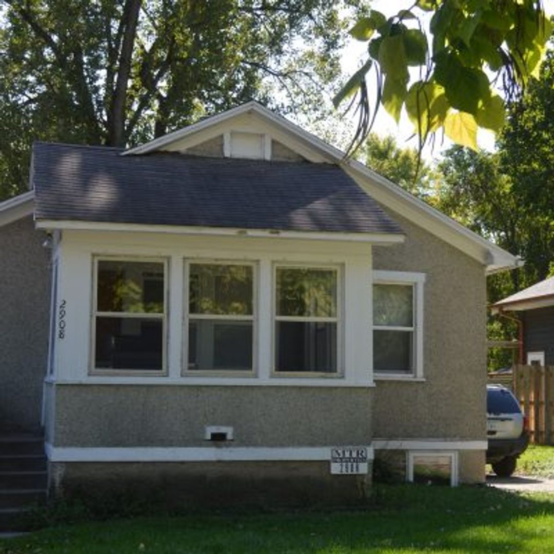 Ames House: 2908 Wood St