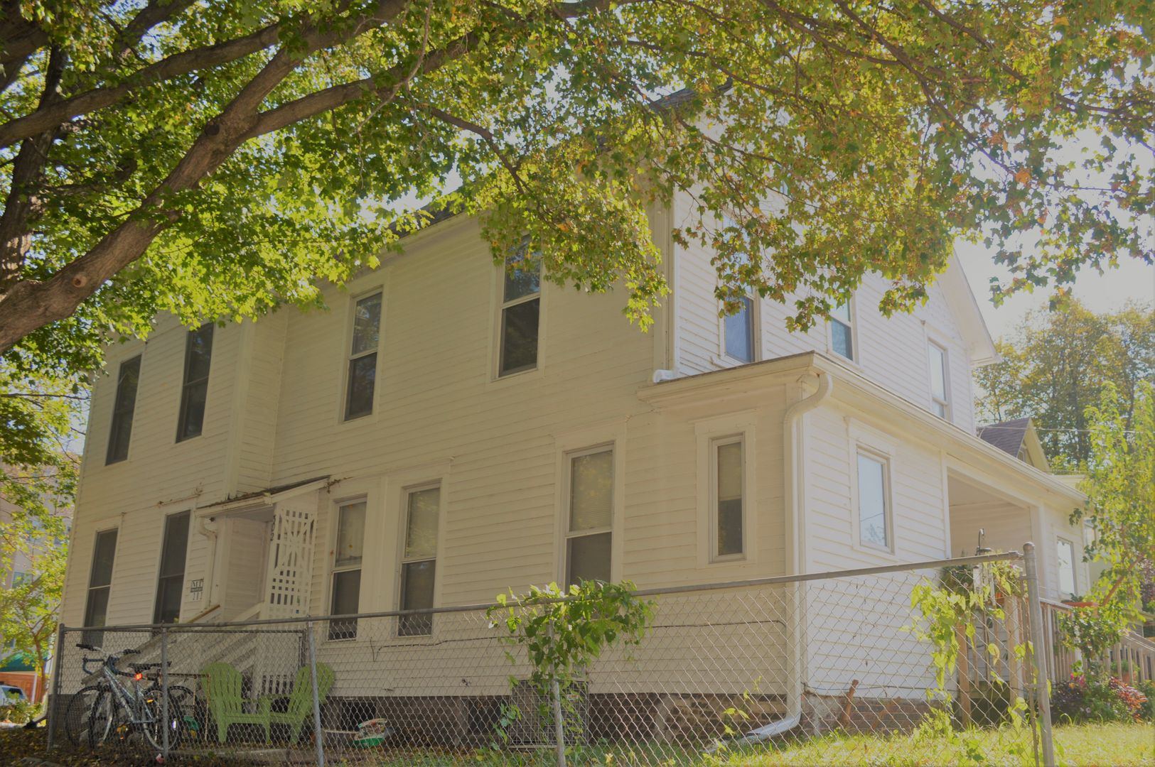 Ames House: 302 8th St