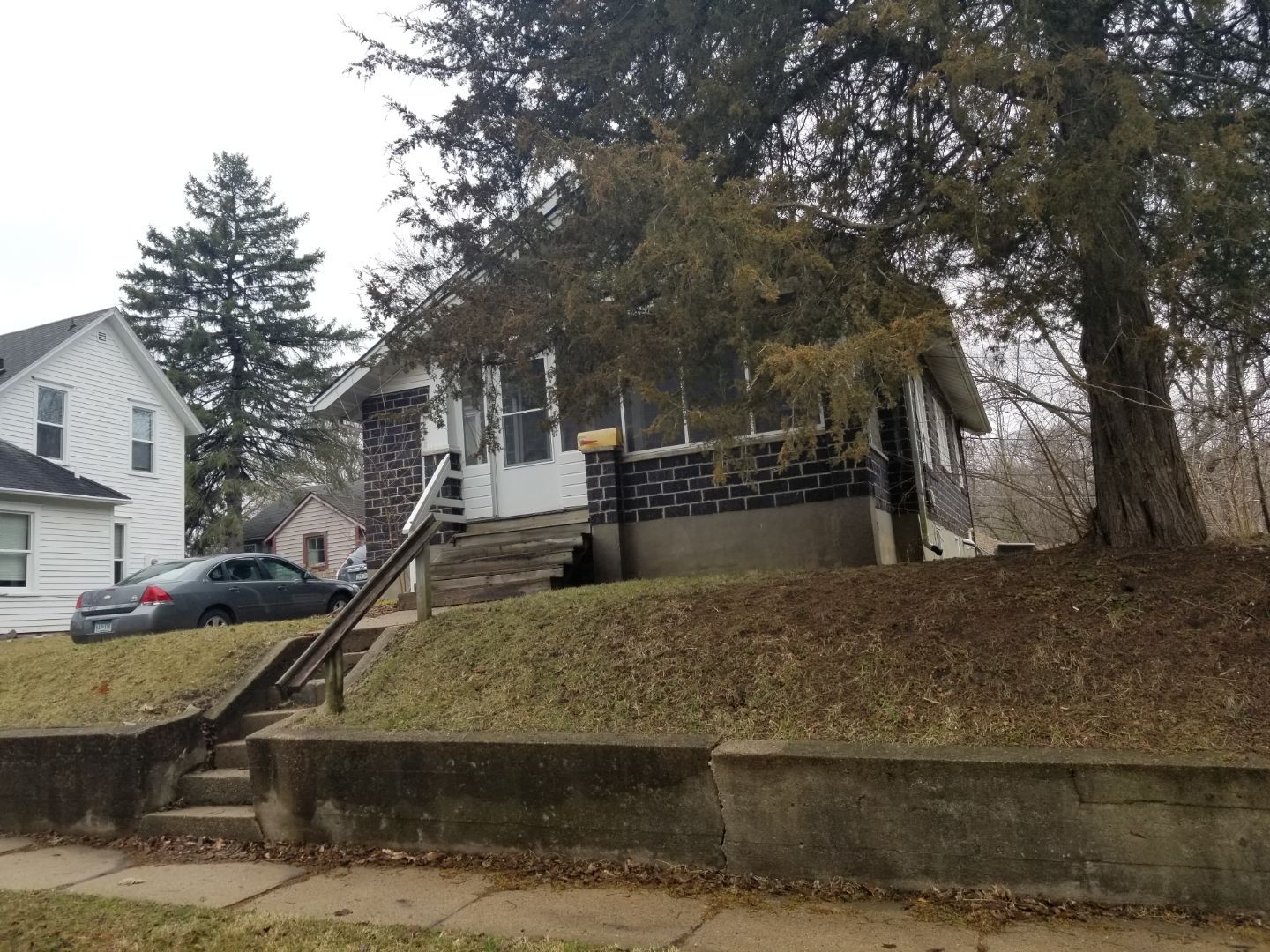 Ames House: 331 Hillcrest Ave