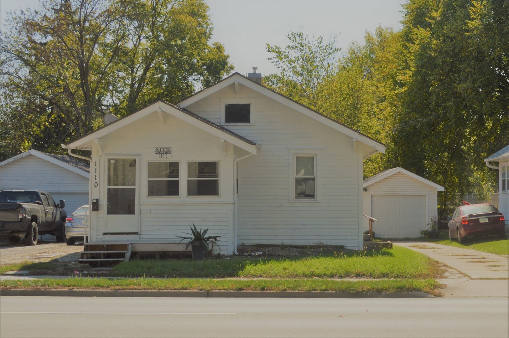 Ames House: 1110 Lincoln Way