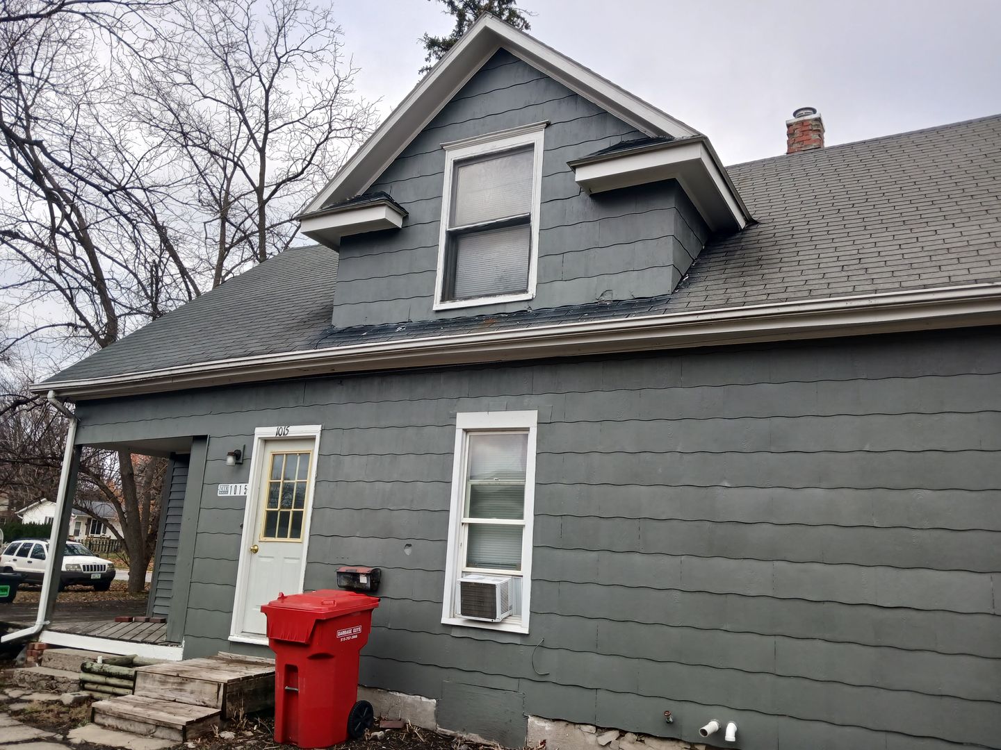 Ames House: 1015 Clark Ave