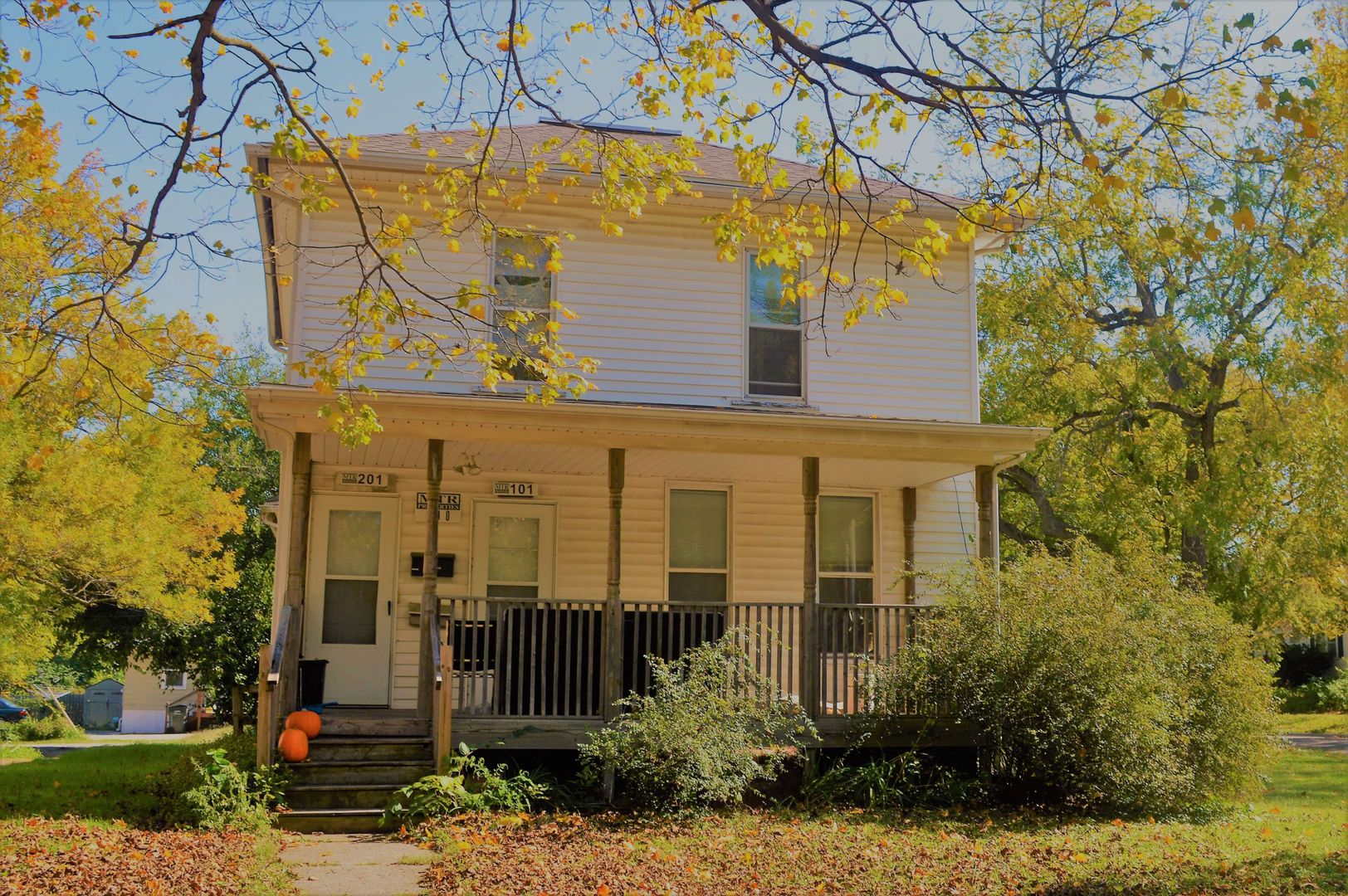 Ames House: 600 Crawford Ave #101