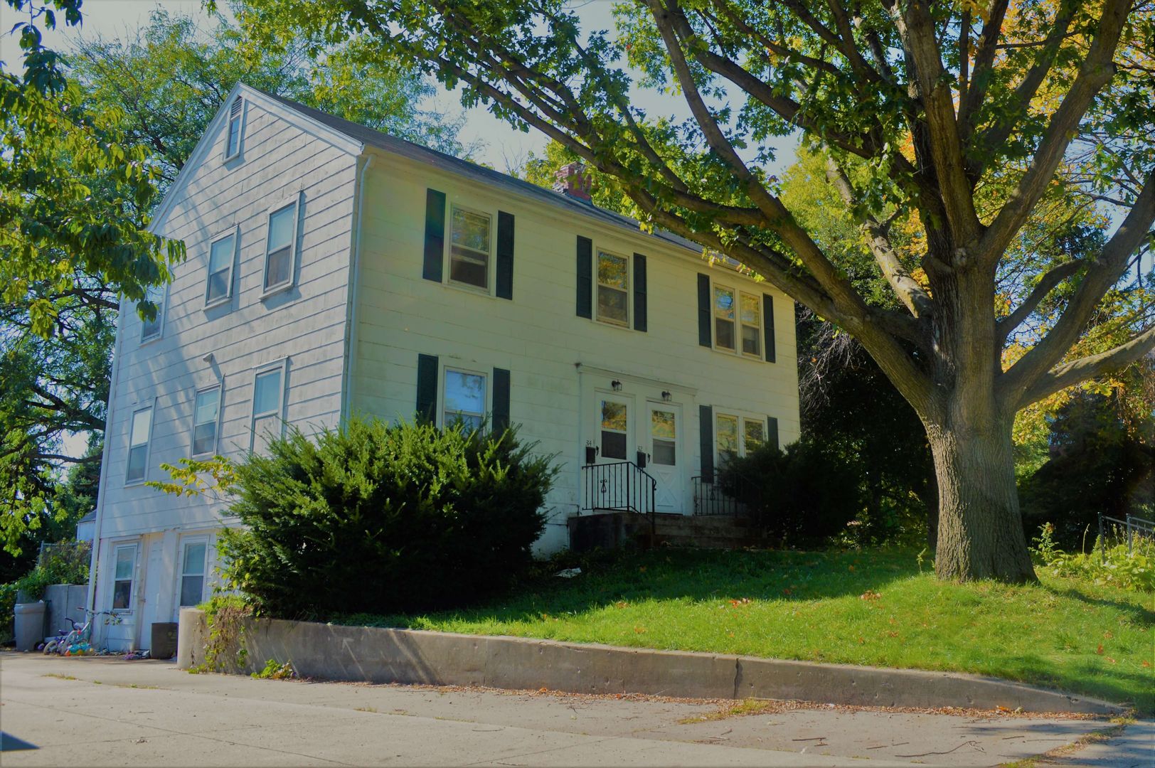 Ames House: 312 E 6th St