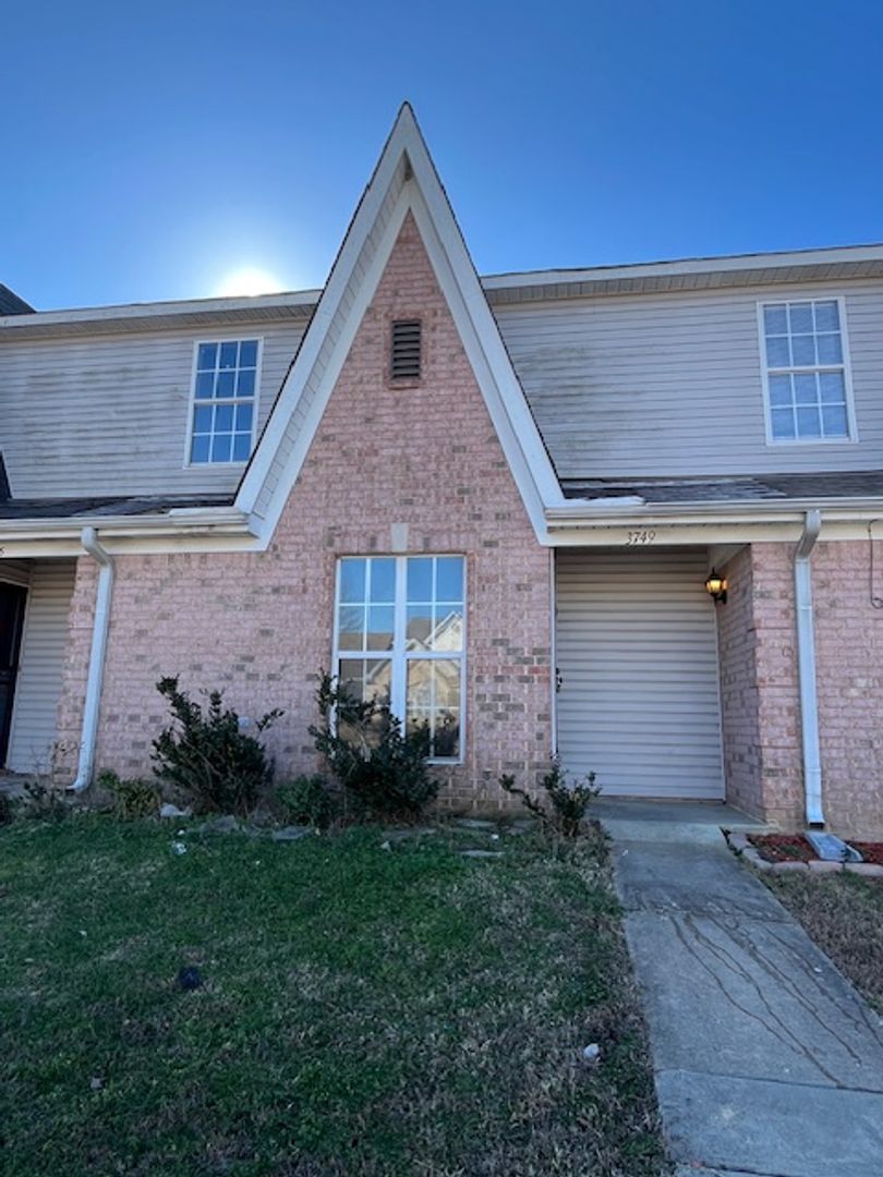 Horn Lake House: 3749 Iron Horse