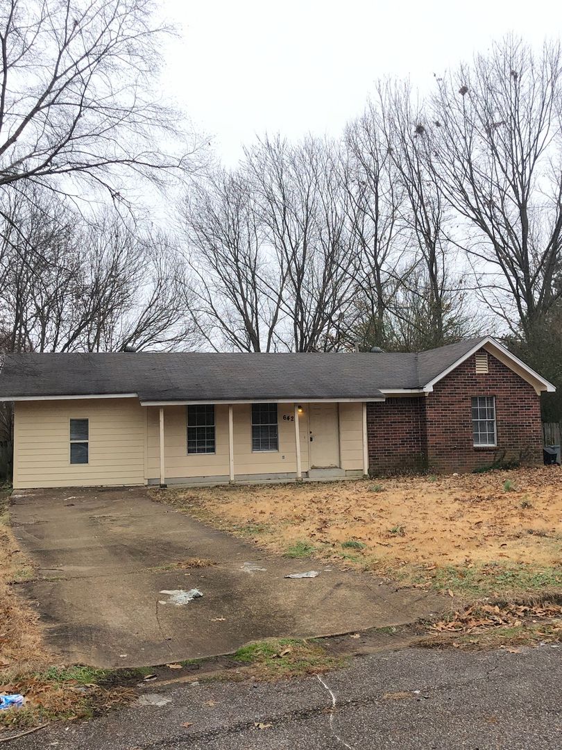 Horn Lake House: 6420 Knight Cove