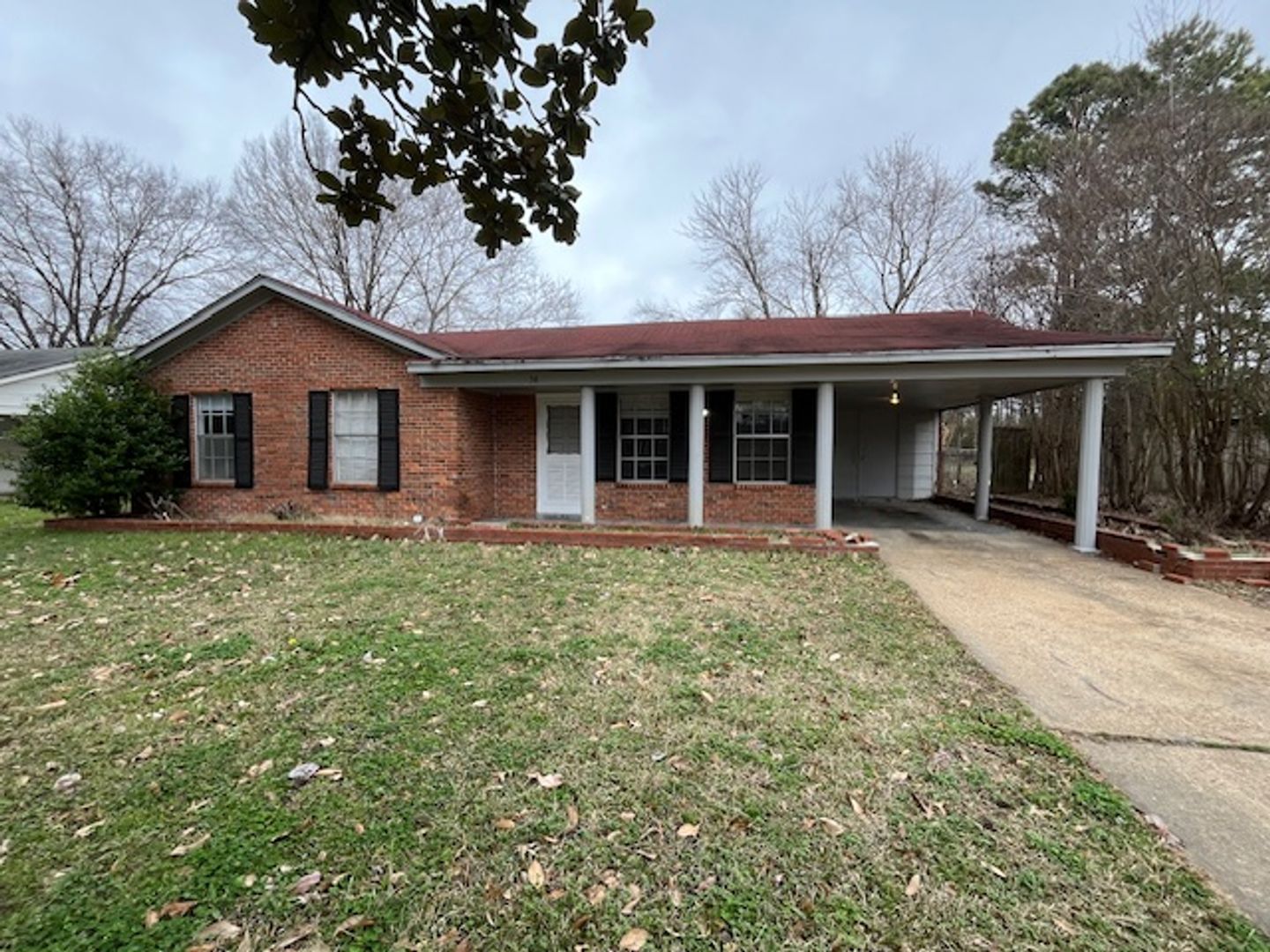 Southaven House: 38 Hillbrook Dr