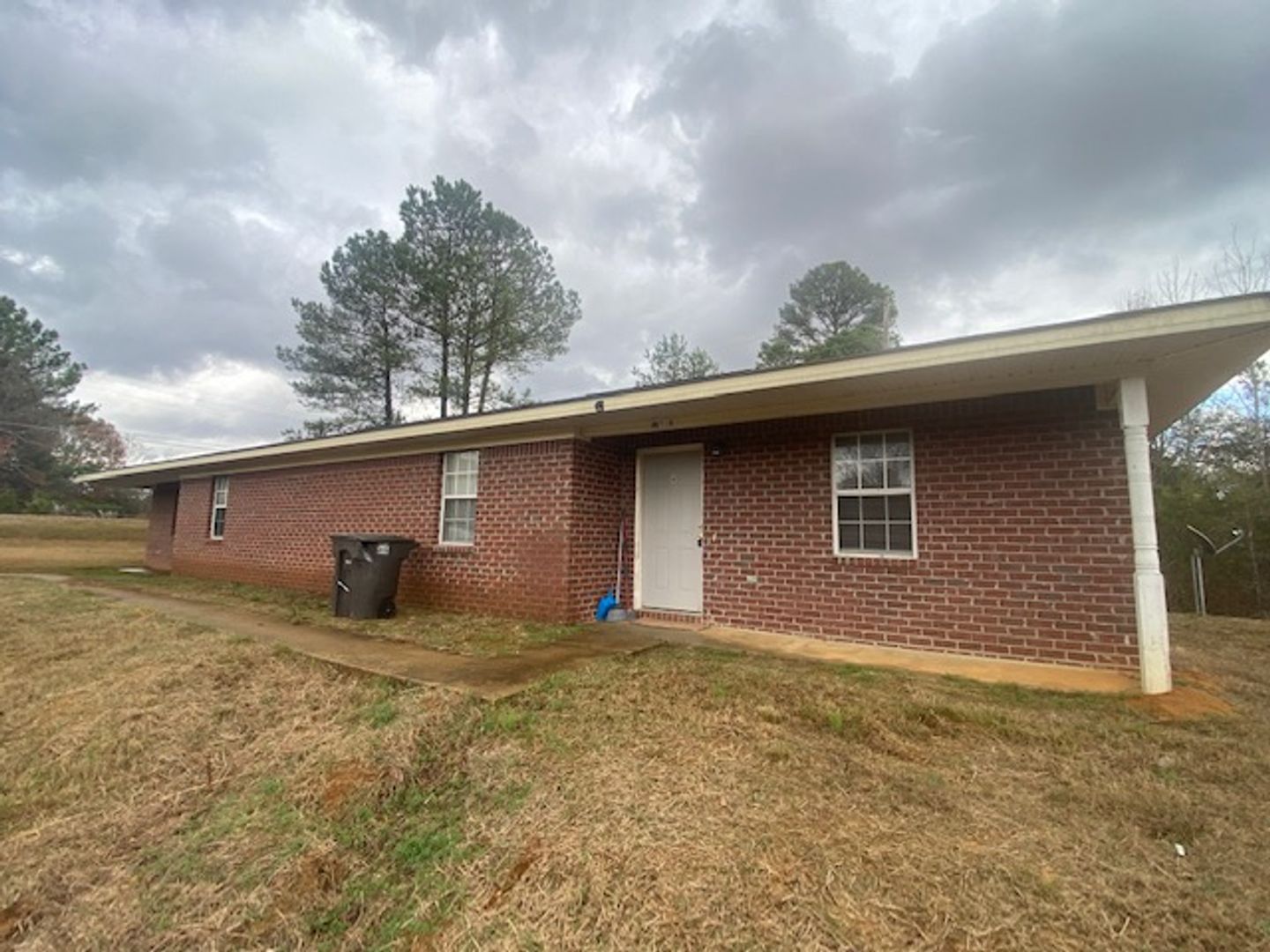 Belden Apartment: 133 Chesterville Rd