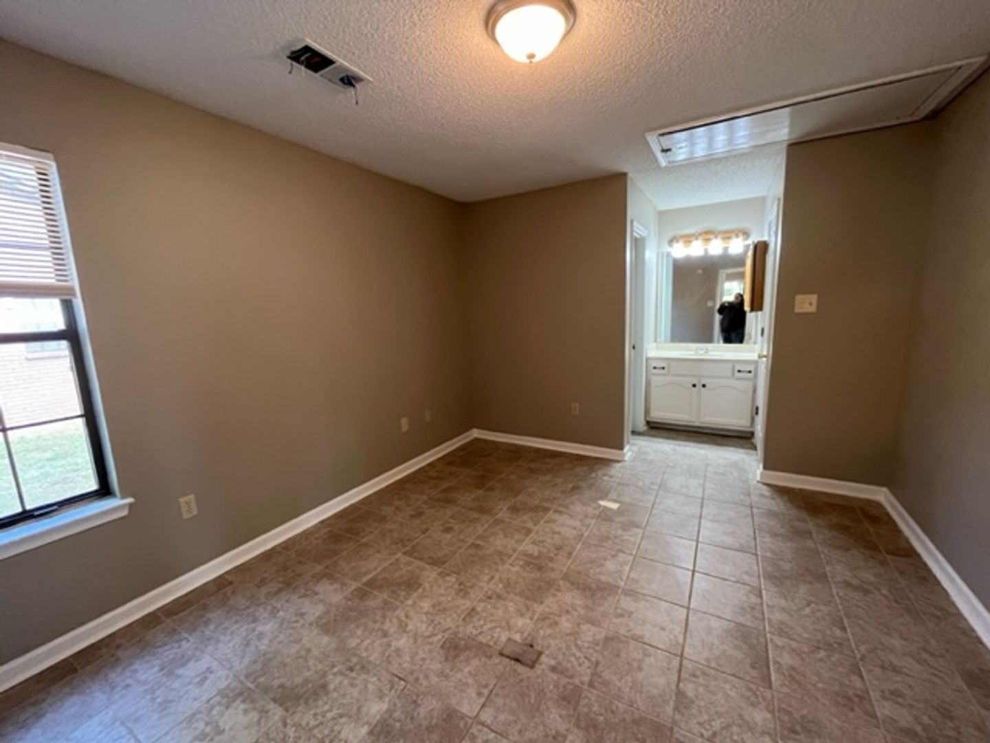 6664 Maury Drive, Olive Branch, MS 38654