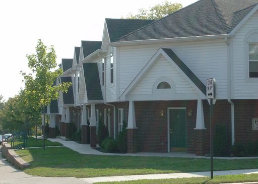 Fowler Pointe-4 Bed 2.5 Bath – photo 1