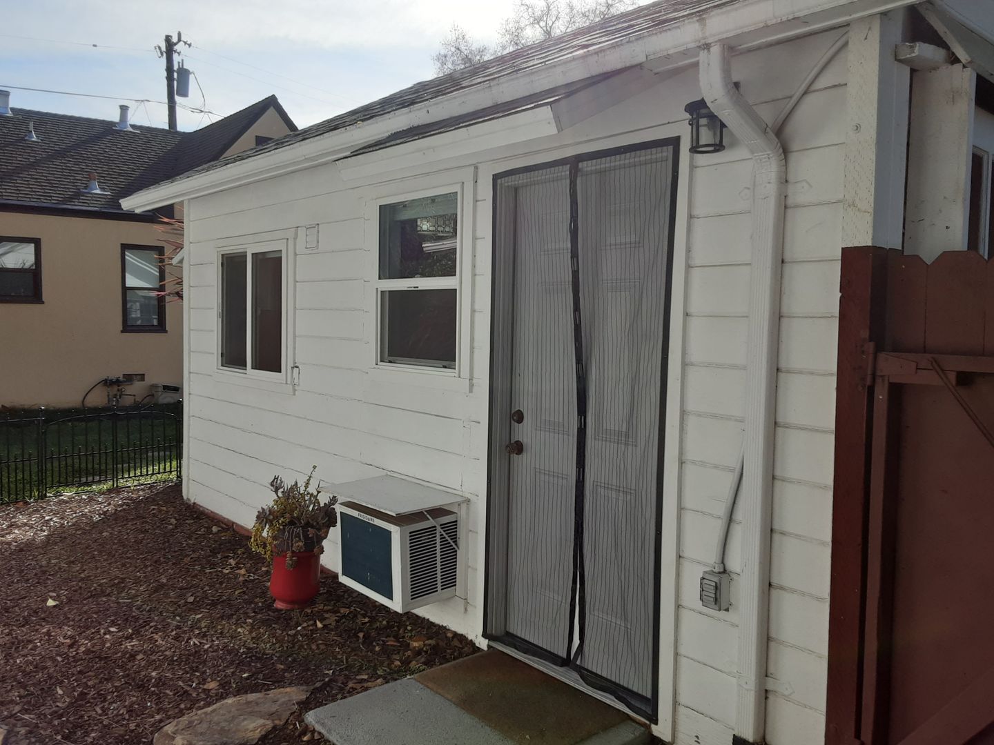 Martinez Apartment: 684 B Street