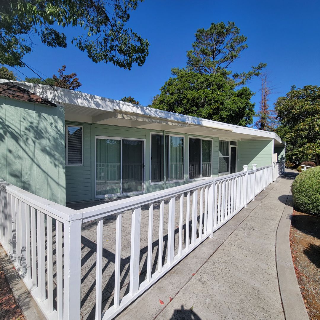 Martinez Apartment: 111-125 C Street