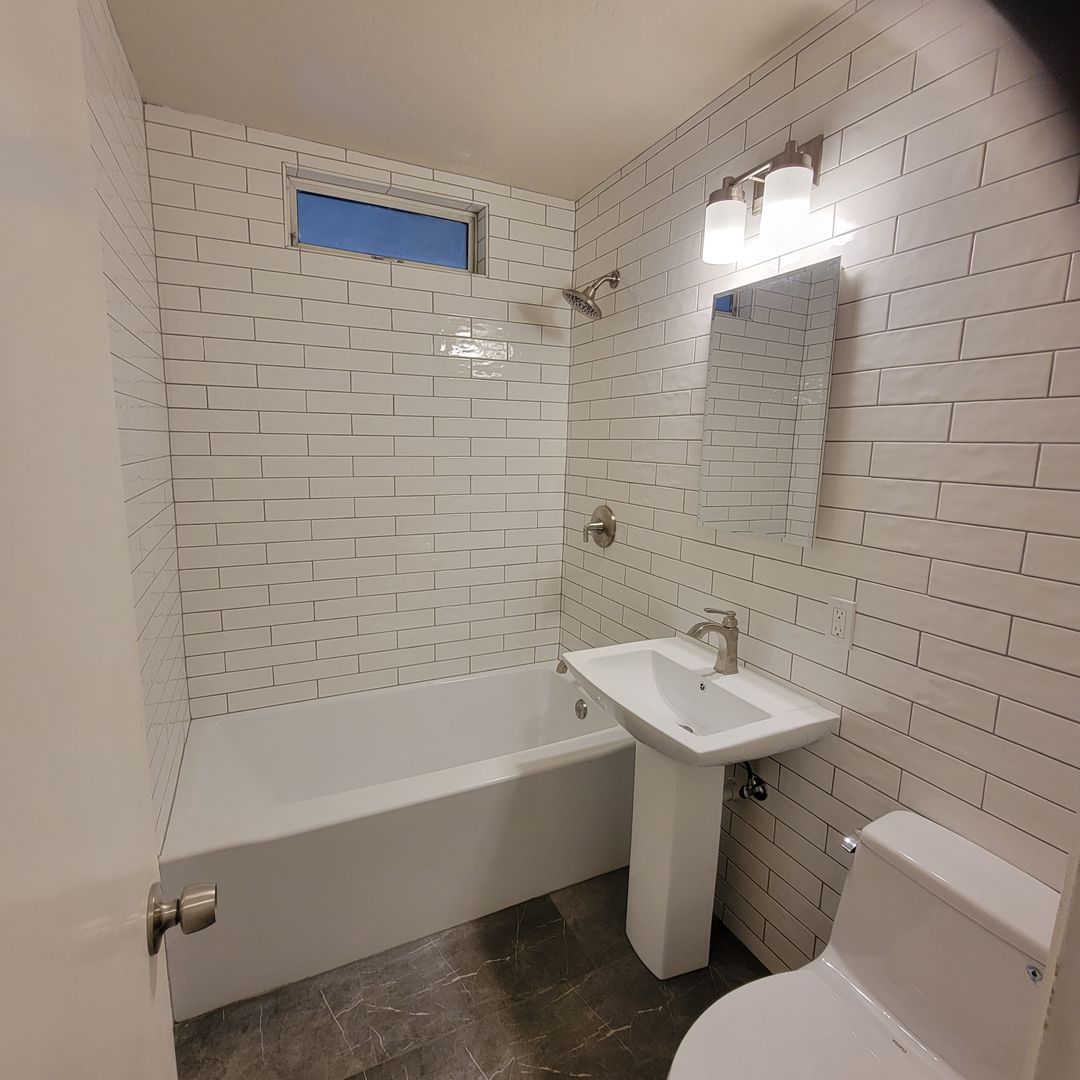 Martinez Apartment: 50 Foster Street