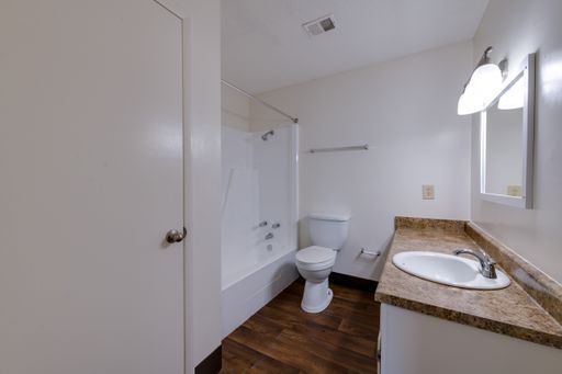 Enjoy picturesque landscaping and ample green space in our pet friendly community – photo 1