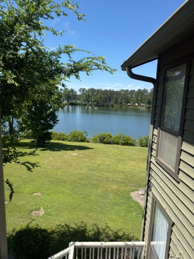 Macon Apartment: 6300 Moseley Dixon Road