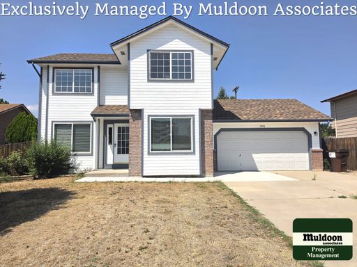 Spacious 3 Bed Home with Finished Basement & Fenced Yard – photo 1