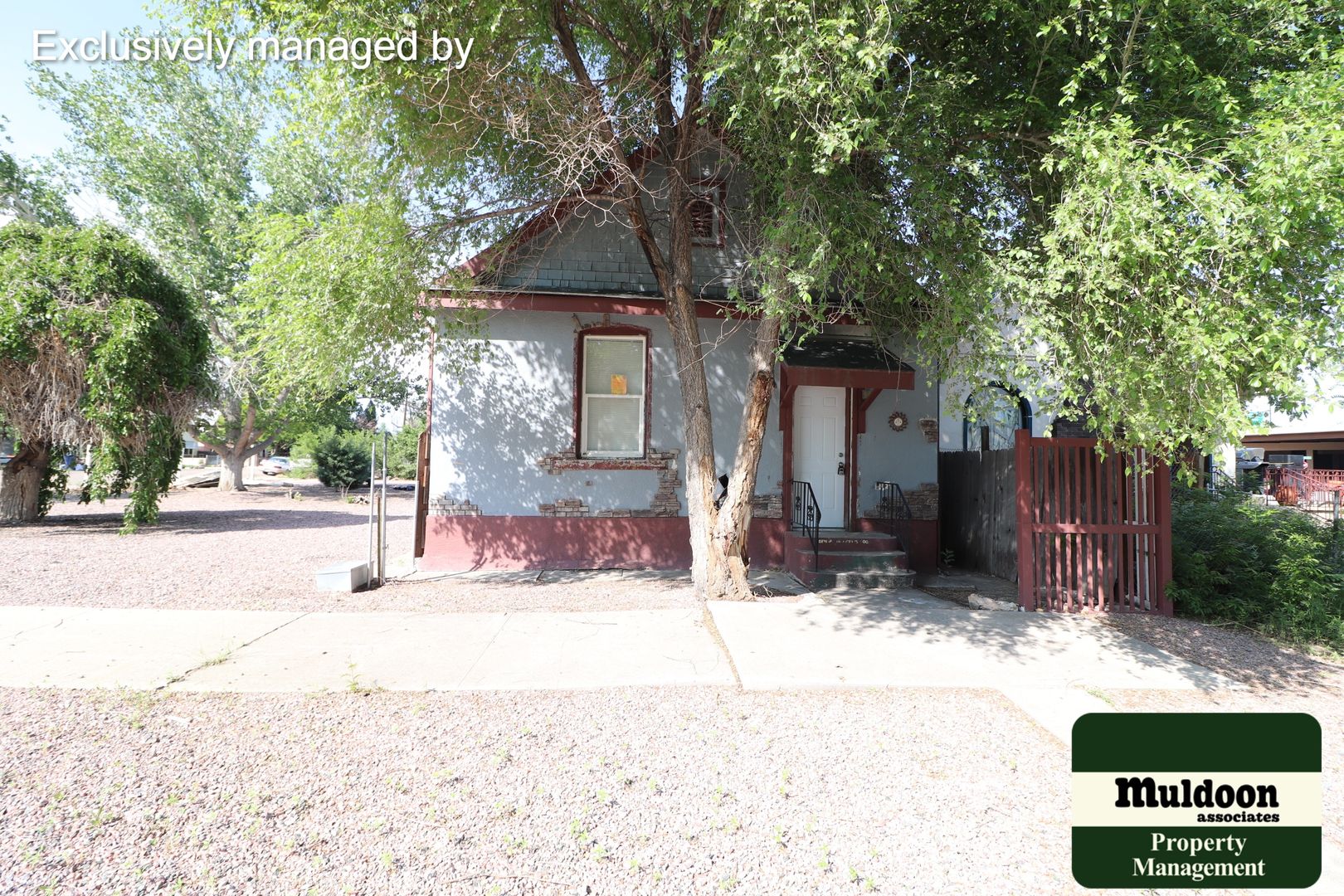 Pueblo House: 904 E B St