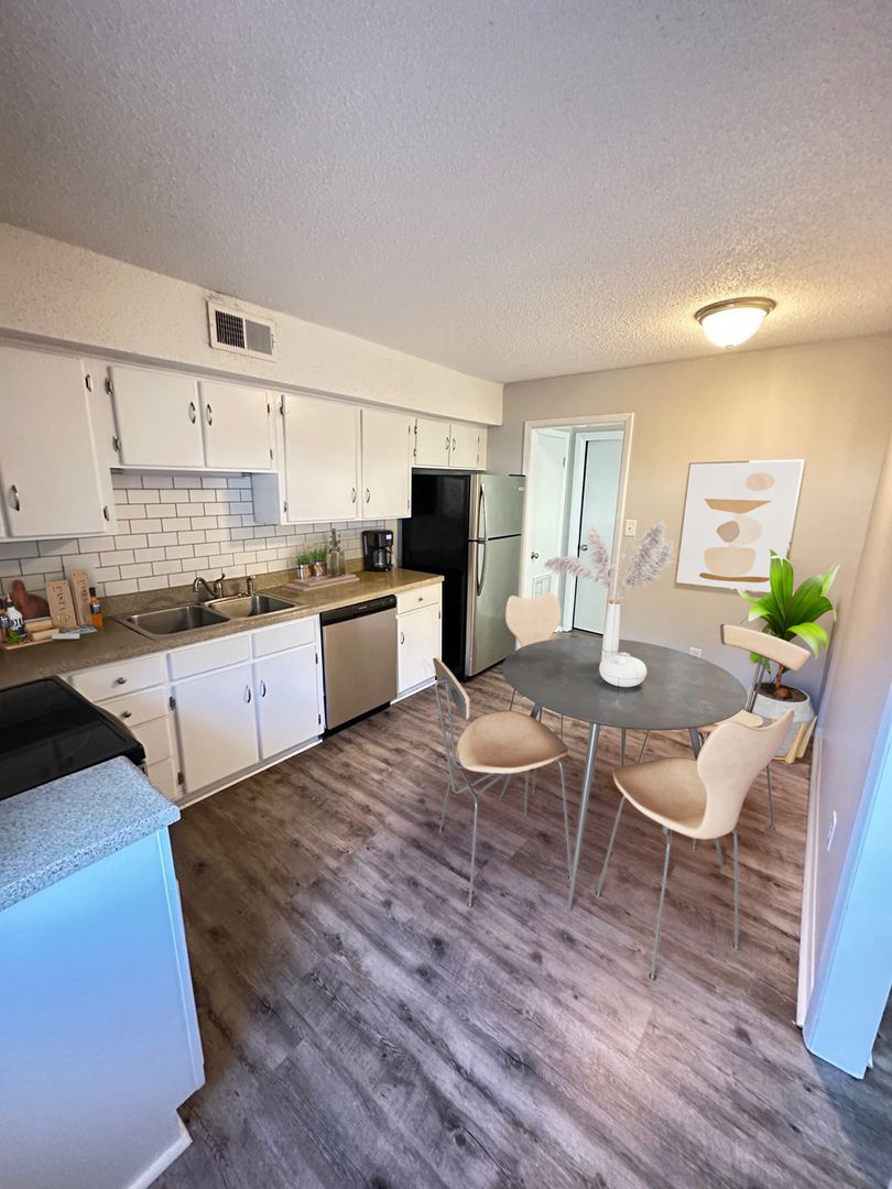 Monroe Apartment: 201 Wilkes Dr