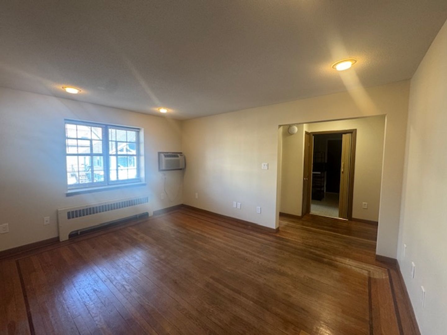 Worcester Apartment: 21 Fruit St