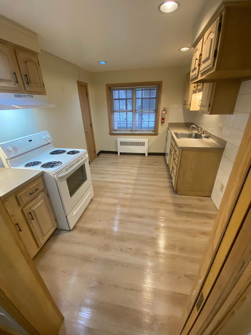 Worcester Apartment: 21 Fruit St