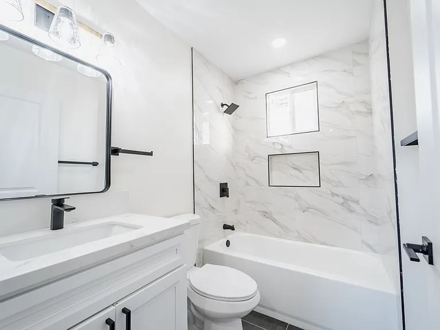 San Diego Apartment: 3681 Fairmount Ave