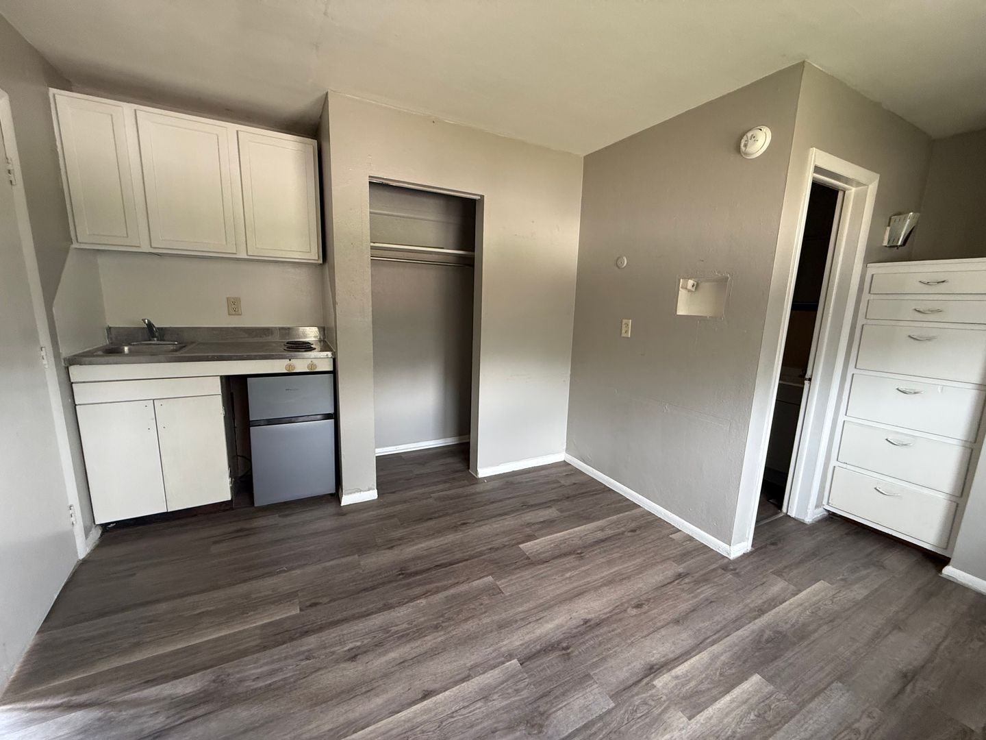 New Castle Apartment: 815 Crescent drive