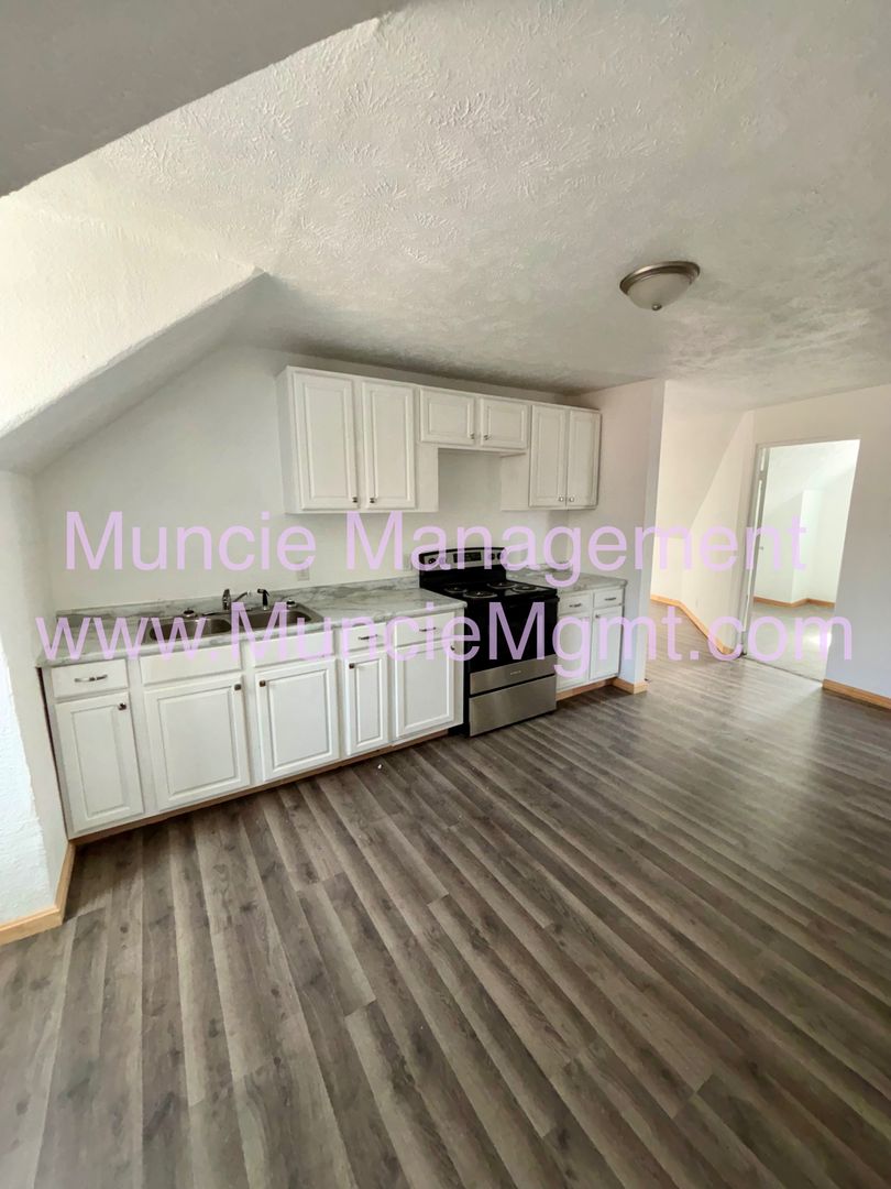 Muncie Apartment: 500 North Alameda Ave