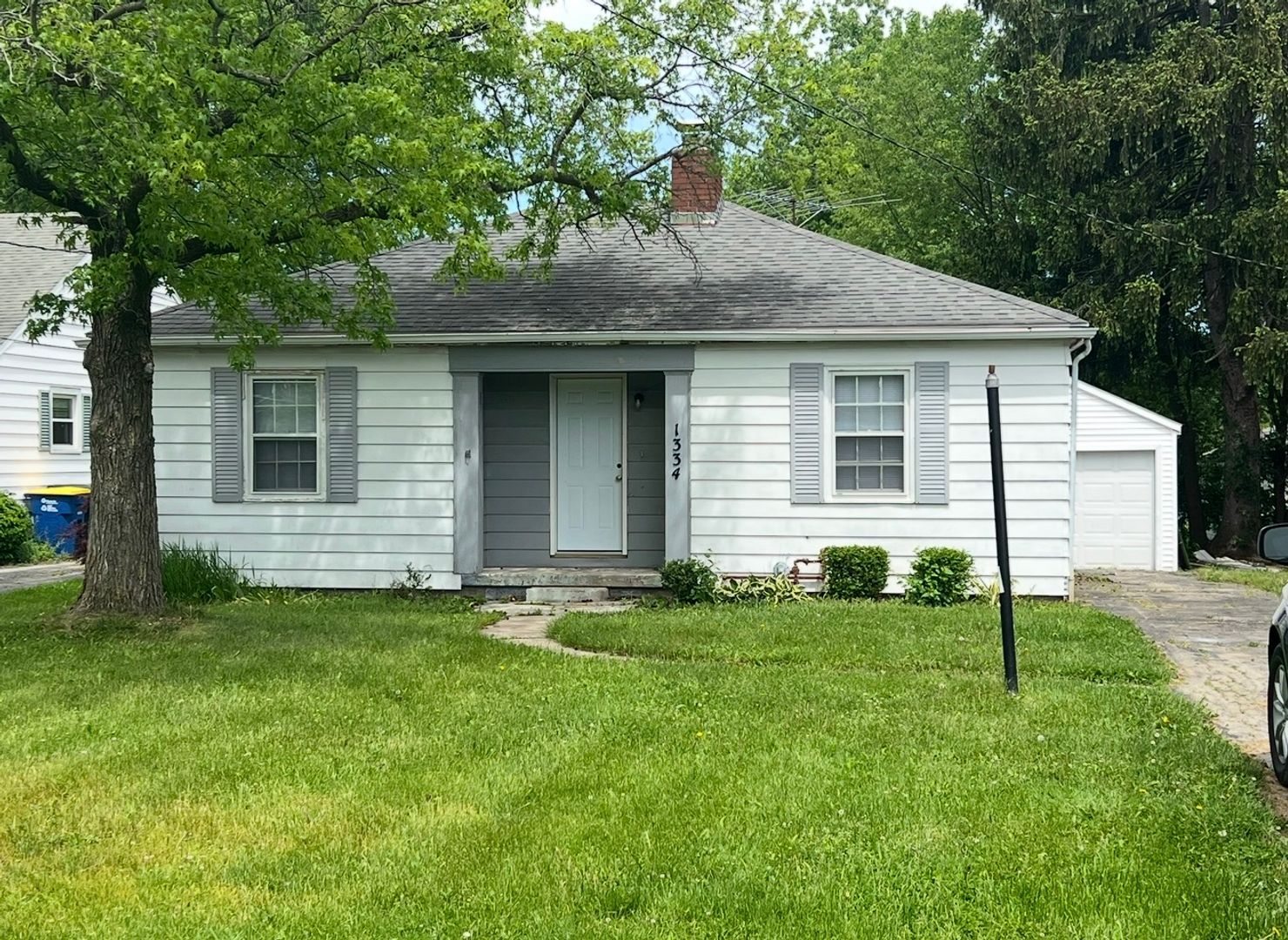 Muncie House: 1334 South Burlington Drive