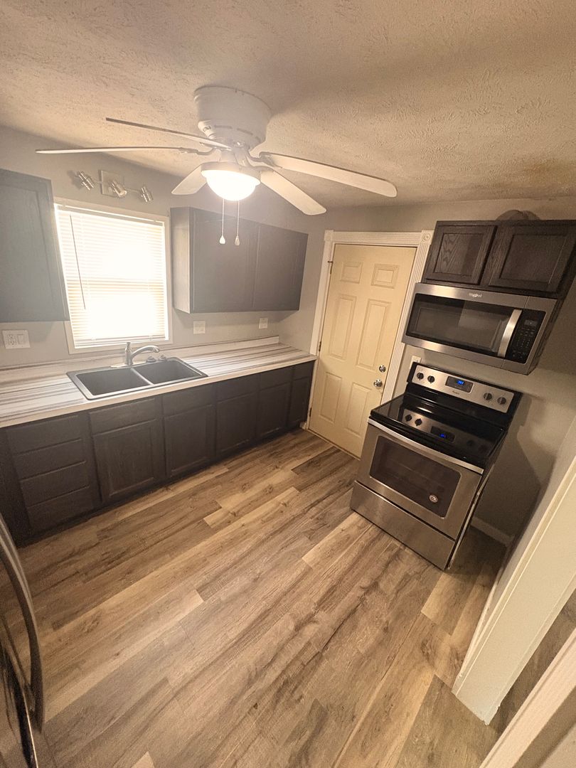 Yorktown Apartment: 9008-9012 W. Cornbread Rd