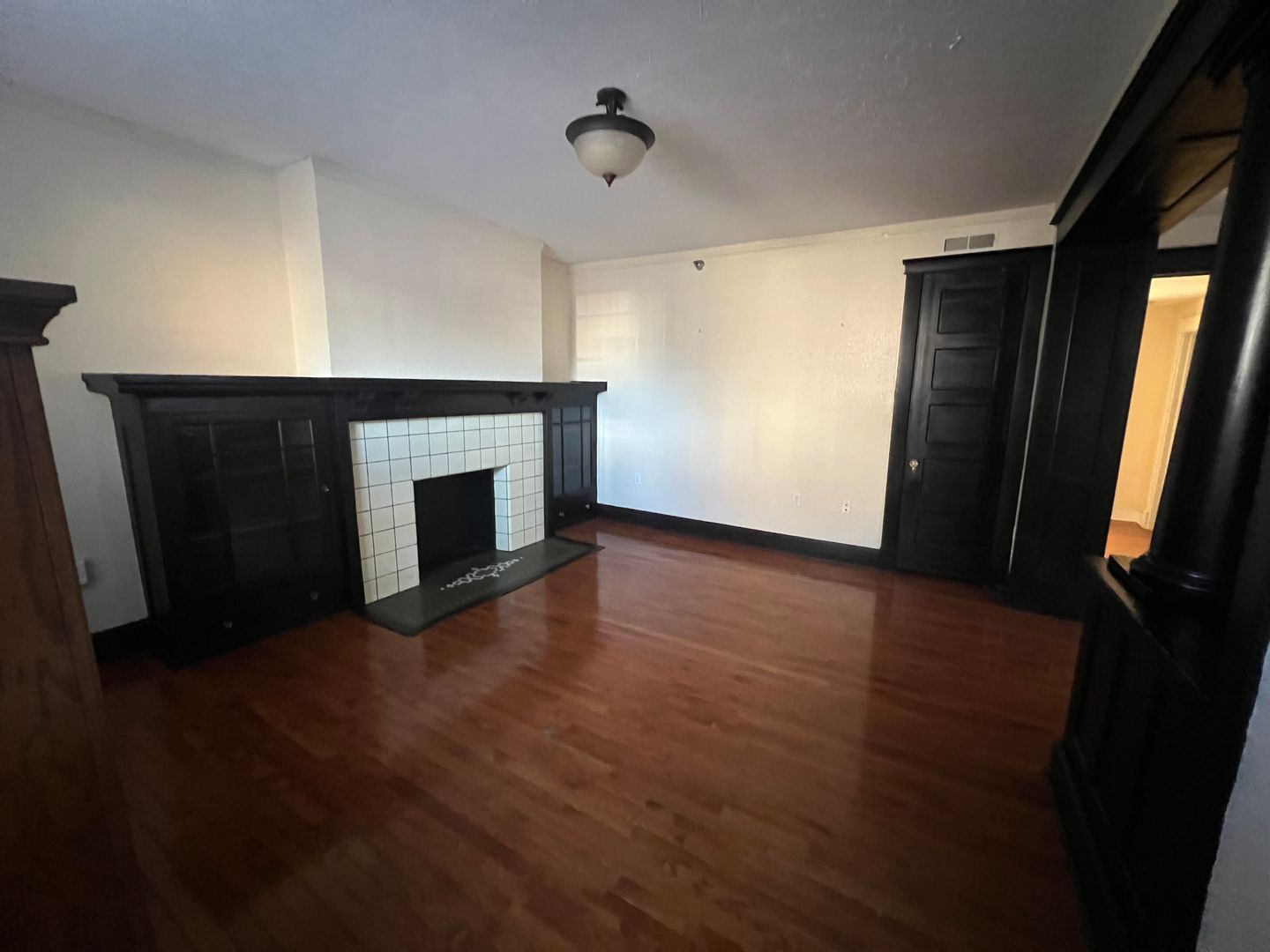 Muncie Apartment: 325 West Charles Street