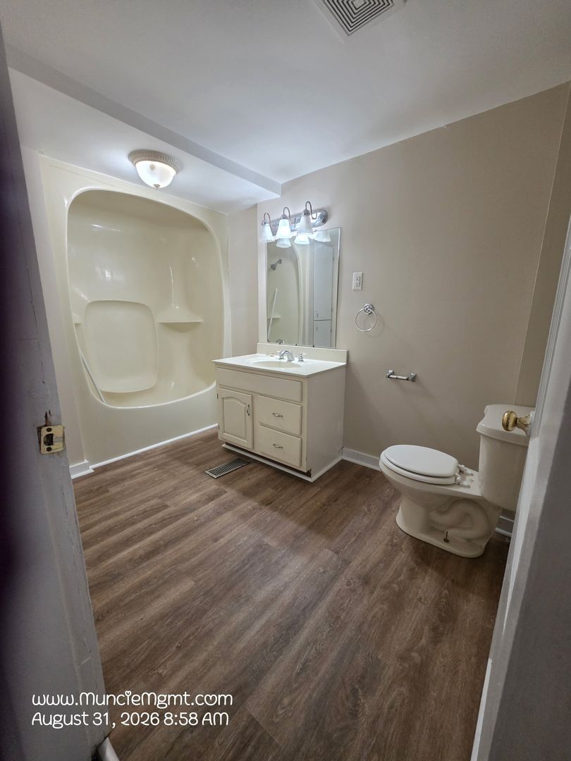 323 South McKinley Ave 2 of 12