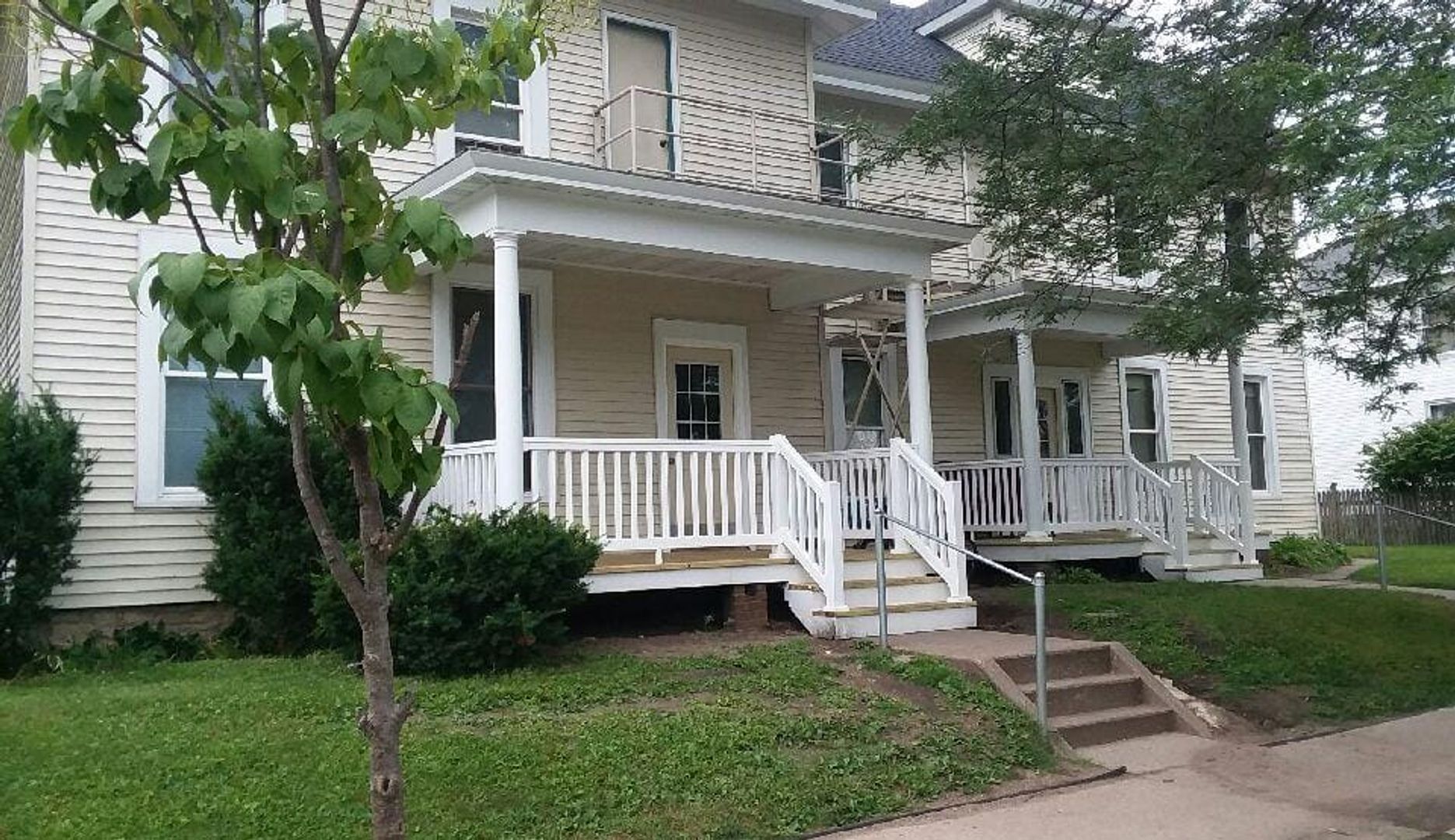 La Crosse Apartment: 926 Main St.