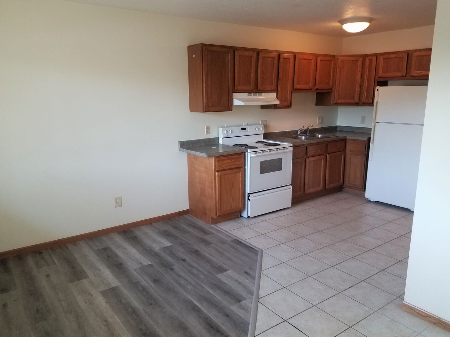 La Crosse Apartment: 1320 Bainbridge Street
