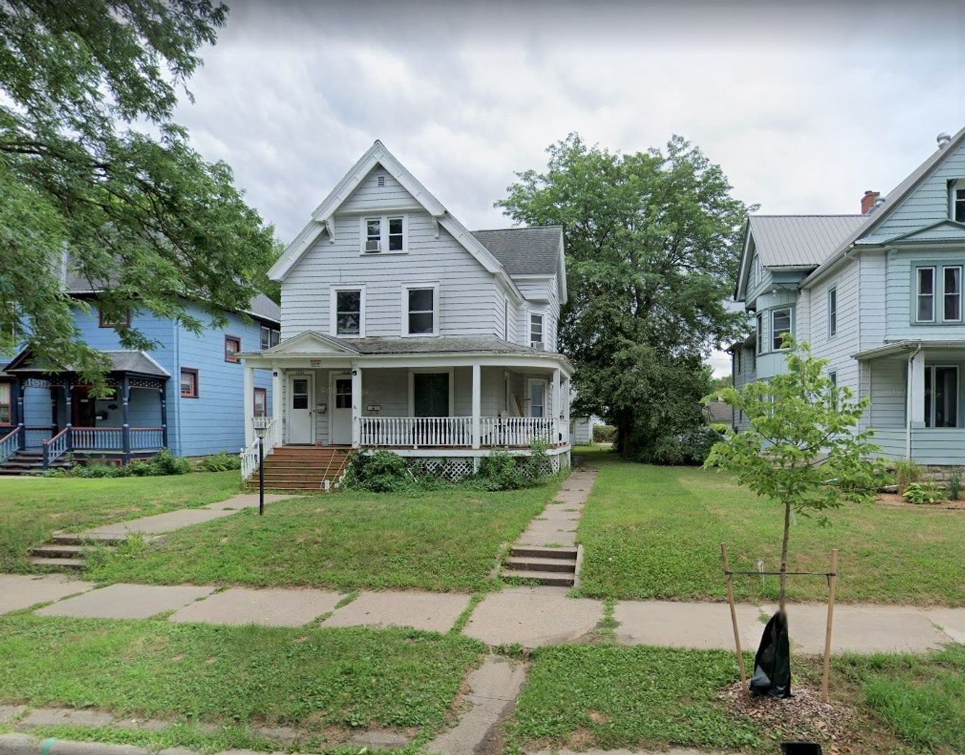 La Crosse Apartment: 1224 Ferry Street