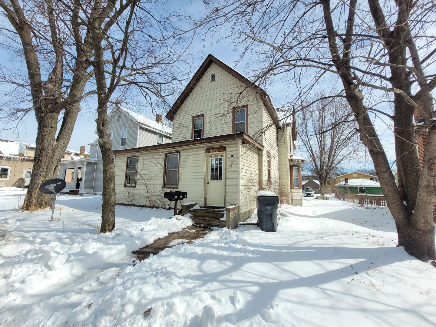 La Crosse Apartment: 418 Rose Street